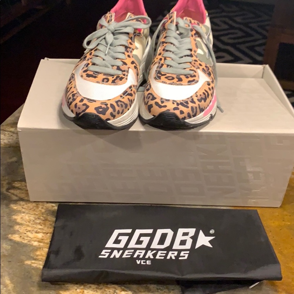 Golden Goose Running size 38 (pristine condition)